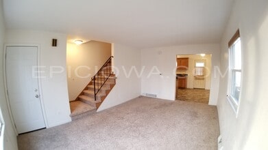 920 F Ave NW-Unit -1 in Cedar Rapids, IA - Building Photo - Building Photo