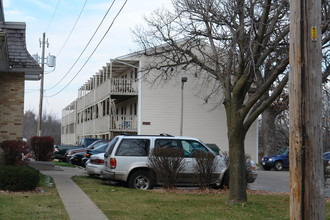 Drake Park Apartments in Des Moines, IA - Building Photo - Building Photo