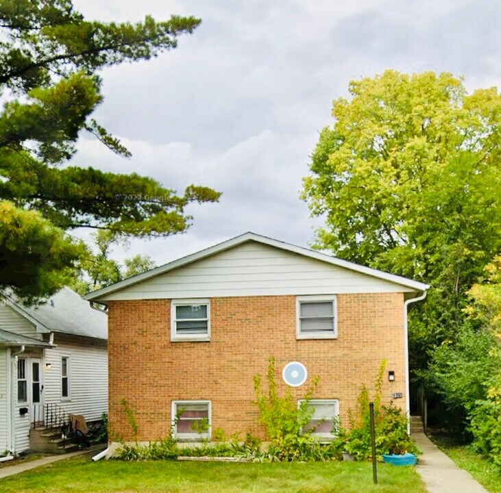 315 Bush St in Dekalb, IL - Building Photo