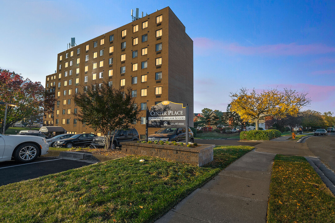 Center Place Apartments in Baltimore, MD - Building Photo