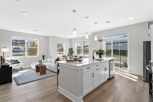 The Vale in Rocky Hill, CT - Building Photo