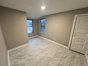 510 W Gandy St, Unit 1/2 in Denison, TX - Building Photo - Building Photo