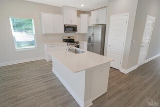 7104 Cedar Grv Wy in Pensacola, FL - Building Photo - Building Photo