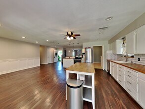 2732 Foxcroft Cir in Denton, TX - Building Photo - Building Photo