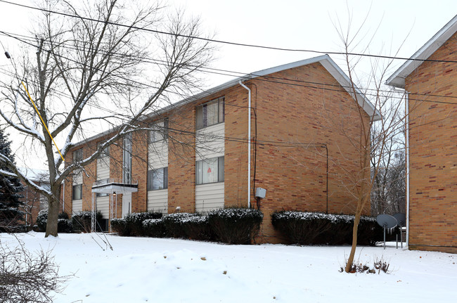 Park West in Akron, OH - Foto de edificio - Building Photo