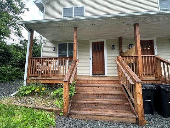 127 Pine St in Wurtsboro, NY - Building Photo - Building Photo