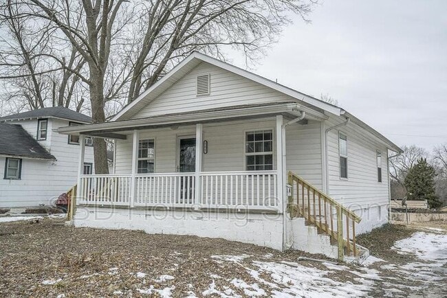 property at 102 S Ash Ave