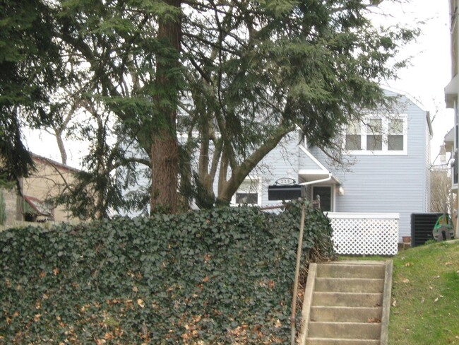 225 E 6th Ave, Unit Great Location w Office in Conshohocken, PA - Building Photo - Building Photo