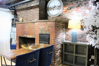 1 Champney Pl, Unit 1 in Boston, MA - Building Photo - Building Photo