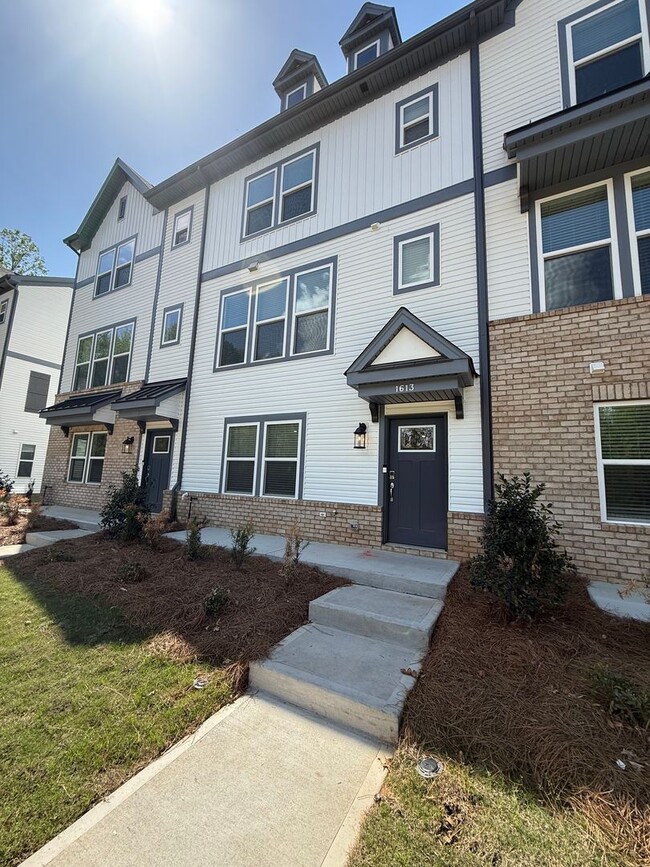 1613 Blanche St in Charlotte, NC - Foto de edificio - Building Photo
