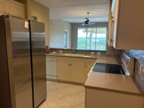 886 Park Ave in Marco Island, FL - Building Photo - Building Photo