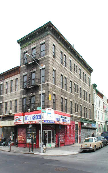 199 Howard Ave in Brooklyn, NY - Building Photo