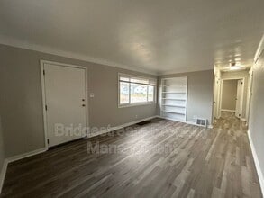 3748 St James Ave in Dayton, OH - Building Photo - Building Photo