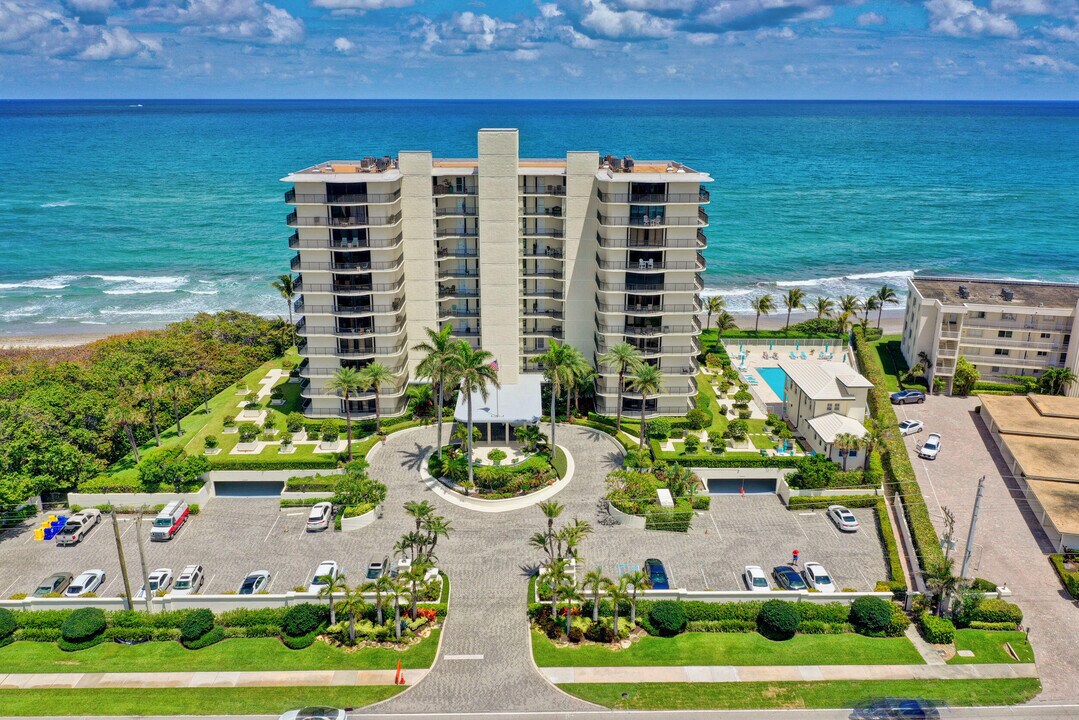 400 S Beach Rd in Tequesta, FL - Building Photo