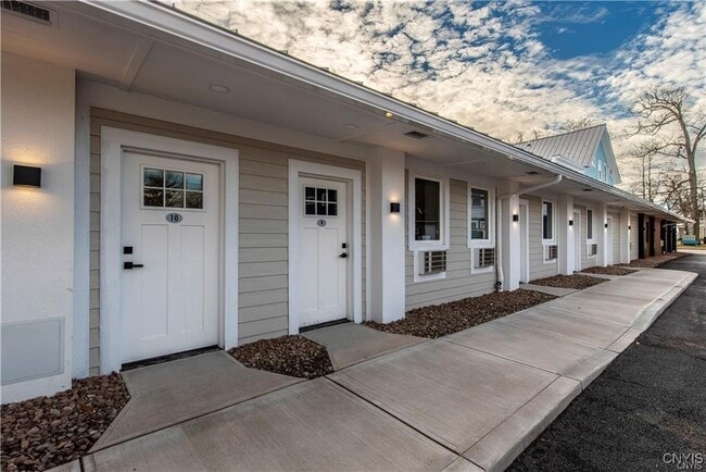 property at 1104 Main St