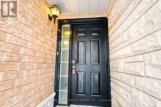 7 Bison Run Rd in Brampton, ON - Building Photo - Building Photo