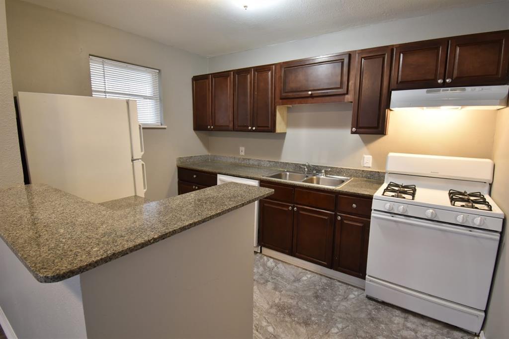 3631 N MacGregor Way Photo