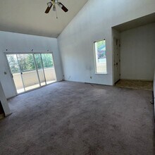 2661 Sycamore Glen Dr in Sparks, NV - Foto de edificio - Building Photo
