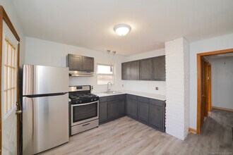 29 Myrna Ave in Waterbury, CT - Building Photo - Building Photo
