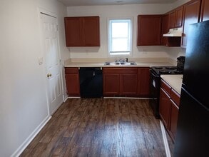 220 S Yellow Springs St in Springfield, OH - Building Photo - Building Photo