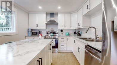 18 Pennywell Rd in St John's, NL - Building Photo - Building Photo