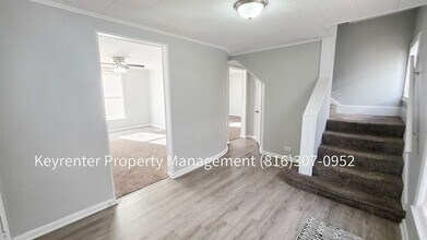 142 N Bellaire Ave in Kansas City, MO - Building Photo - Building Photo