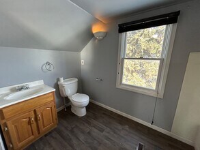 150 4th Ave E in Dickinson, ND - Building Photo - Building Photo