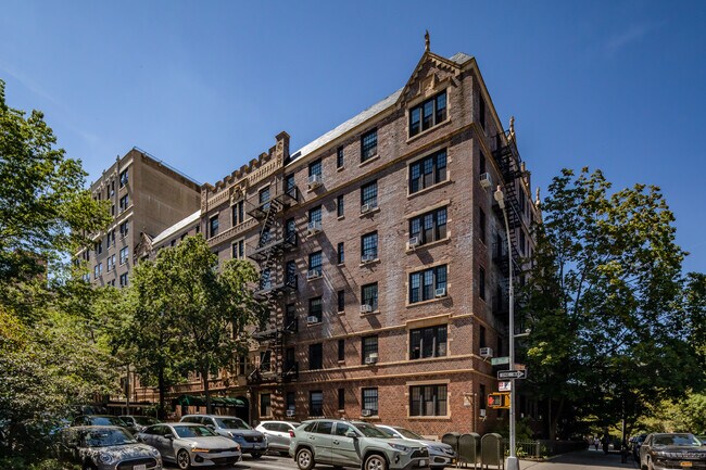 78 8th Ave