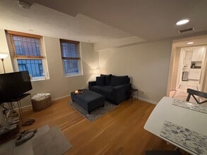 106 Myrtle St in Boston, MA - Building Photo - Building Photo