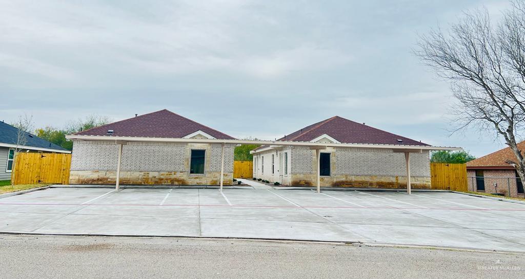 1405 W Garfield Ave in Alton, TX - Building Photo