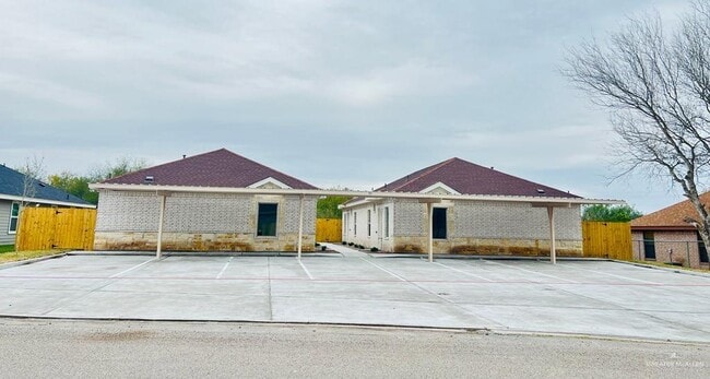 property at 1405 W Garfield Ave