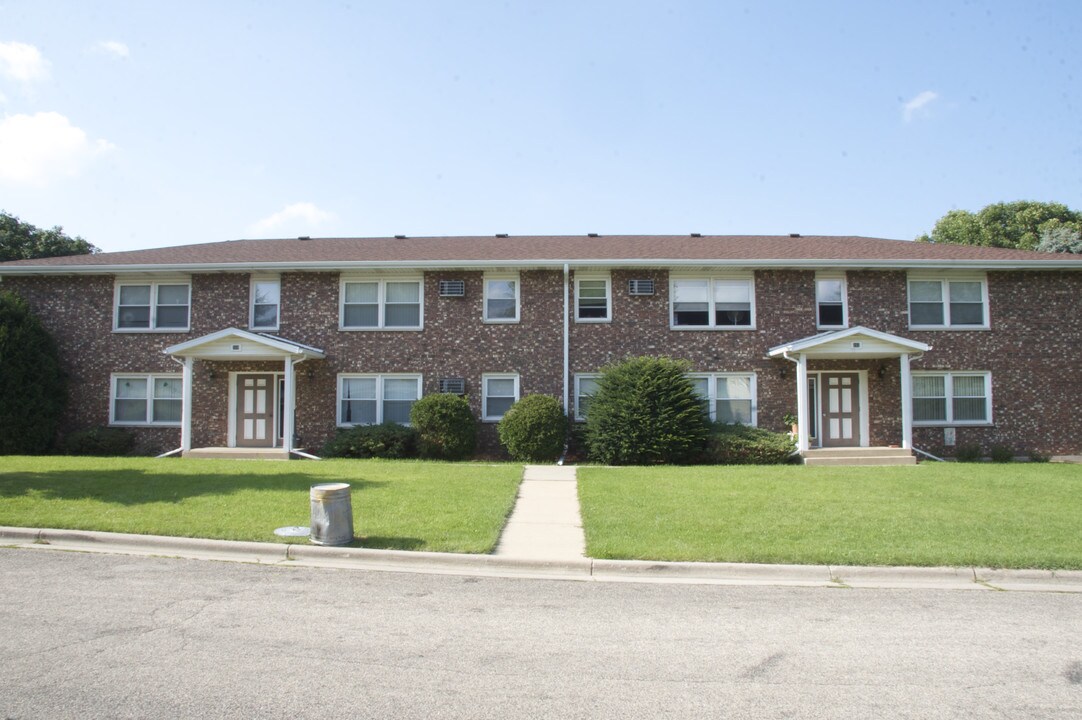 200-202 Durtschi Dr in Mount Horeb, WI - Foto de edificio