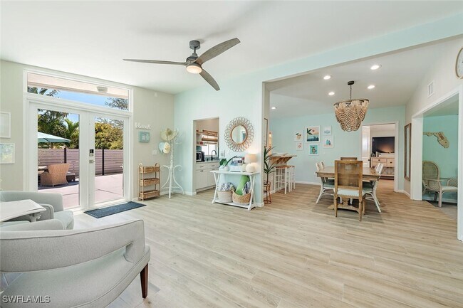 1971 Holiday Ln in Naples, FL - Building Photo - Building Photo