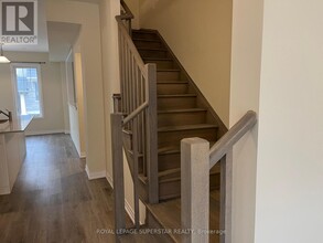 185-185 Bedrock Dr in Hamilton, ON - Building Photo - Building Photo