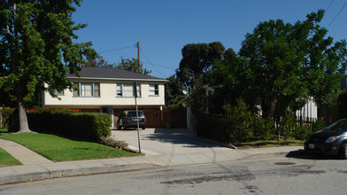 1239 N Verdugo Rd in Glendale, CA - Building Photo - Building Photo