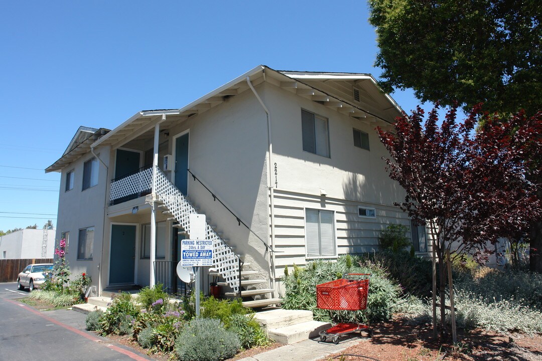 2217 Pasetta Dr in Santa Clara, CA - Building Photo