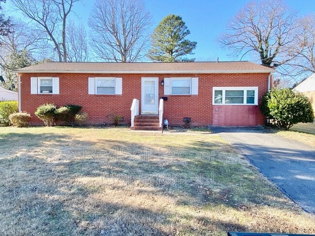 property at 617 Nottingham Dr