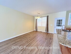 5 Apple Ln in Asheville, NC - Building Photo - Building Photo