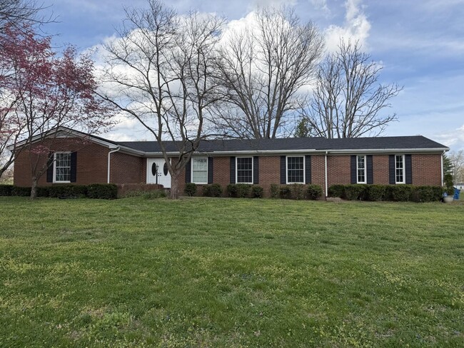 110 Pineur Rd in Richmond, KY - Building Photo - Building Photo