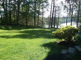 55 Knollwood Ln, Unit Waterfront apartment in Wayland, MA - Building Photo