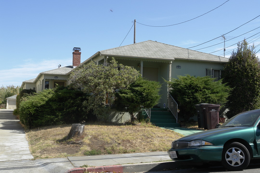 22702-22704 7th St in Hayward, CA - Foto de edificio