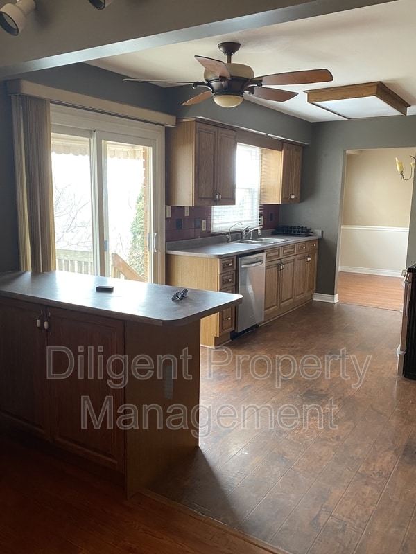 1103 Huntington Cir in Peterborough, ON - Building Photo - Building Photo
