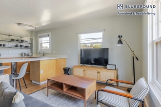 325 Hawthorne Ave in Palo Alto, CA - Building Photo - Building Photo