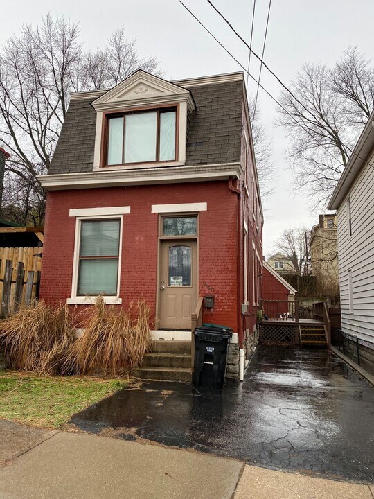 440 Ada St in Cincinnati, OH - Building Photo