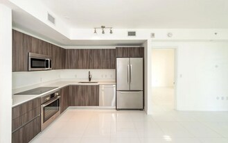 488 NE 18th St, Unit 1502 in Miami, FL - Building Photo
