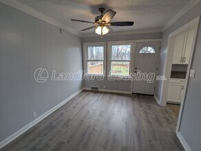 45600 Middle Ridge Rd in Amherst, OH - Foto de edificio - Building Photo