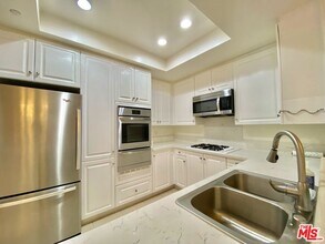 2349 S Beverly Glen Blvd in Los Angeles, CA - Building Photo - Building Photo