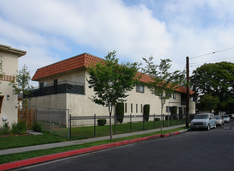 1501 S Hampstead St in Anaheim, CA - Foto de edificio