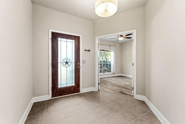 554 Camellia Ct in Freeport, FL - Building Photo - Building Photo