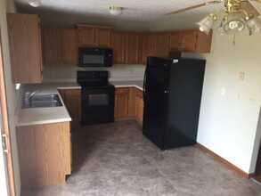 7672 Stonebridge Golf Dr in Maryville, IL - Building Photo - Building Photo